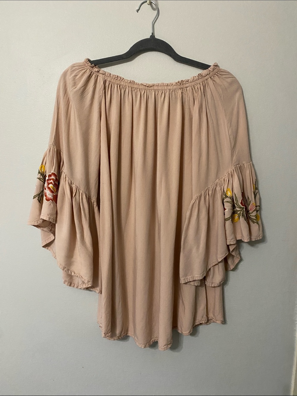 FEATHERS Blush Off-Shoulder Peasant Blouse with Flowy Embroidered Sleeves SMALL